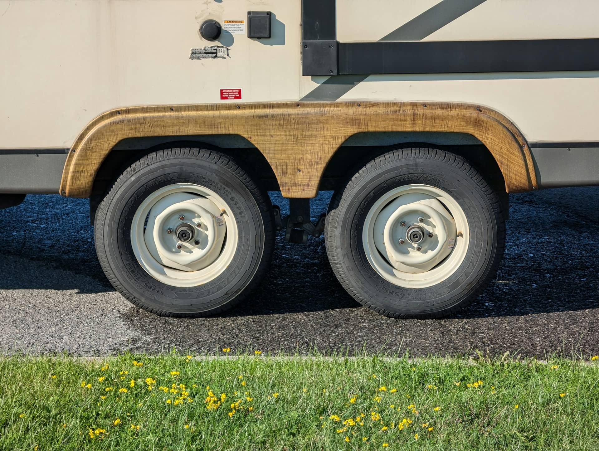 RV slide-out threshold and floor condition
